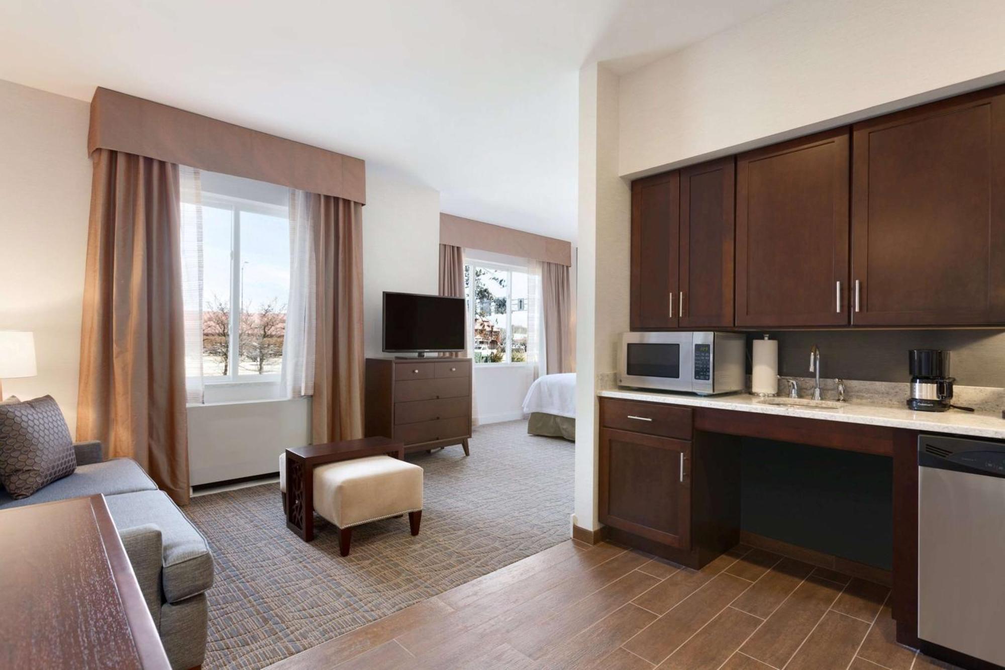 Homewood Suites By Hilton Burlington Exterior photo